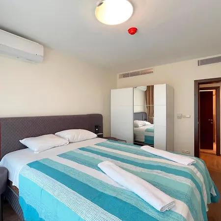 Stylish Only 200 M To The Beach In Peter House Free Parking * Sluneční pobřeží